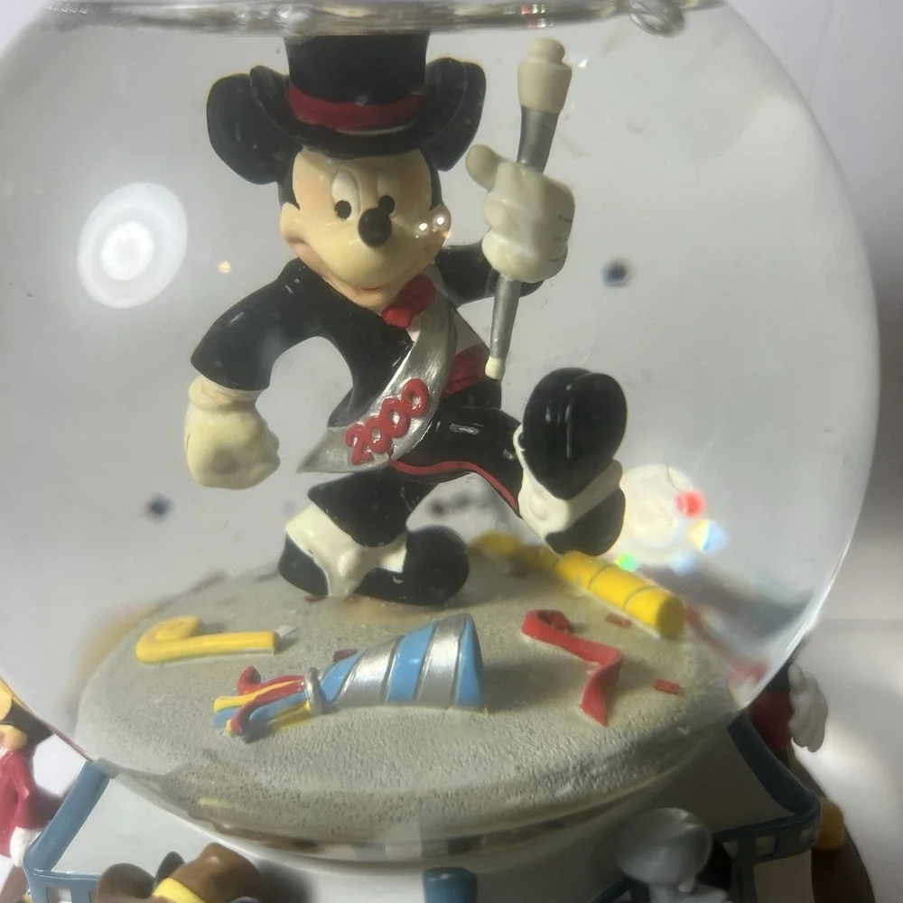 Disney 2000‎ Mickey Mouse Millennium Musical Water Globe As Time Goes By w/Box
